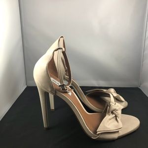 Steve Madden Open toe strap sandal